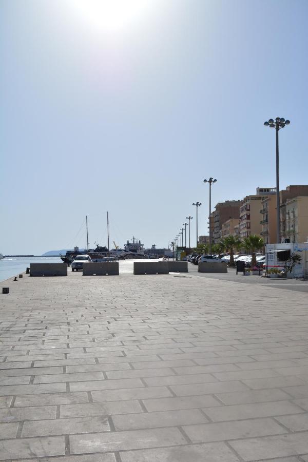 Al Civico 1 Apartments Trapani Luaran gambar